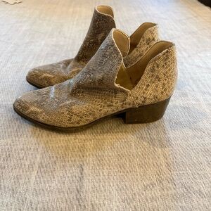 Volatile Textured Snakeskin Ankle Booties Size 10